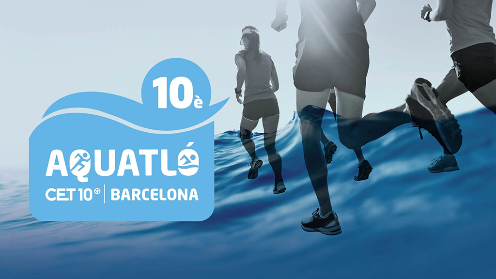 Logo de l'Aquatló CET10 i esportistes fent una cursa i sobreimpressió d'onades del mar